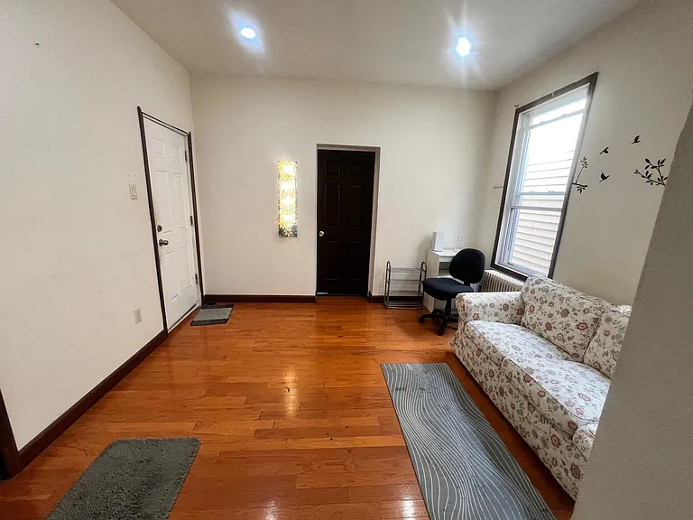 213 Beacon Ave #2 — Photo 5