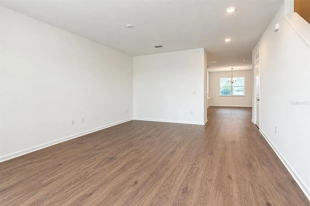 3 bed, 2.5 bath, 1764 sqft, $3,100 — Photo 3