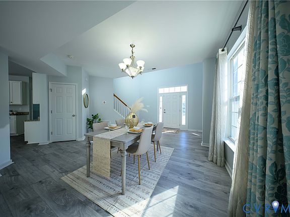 5th image of 321 Clerke Dr
