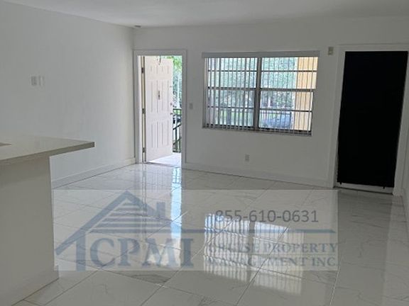 3rd image of 315 S Crescent Dr APT 208