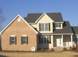 2 Whitman Dr, Dupont, PA 18641