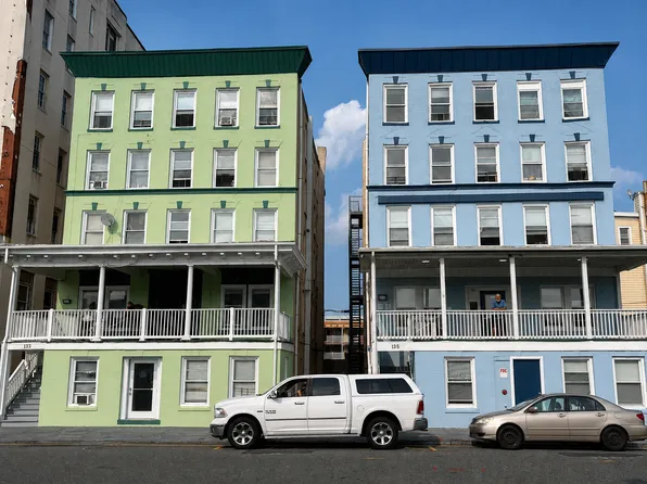 133-135 Saint James Place