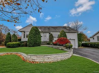 1 Fulton Pl, Jericho, NY 11753