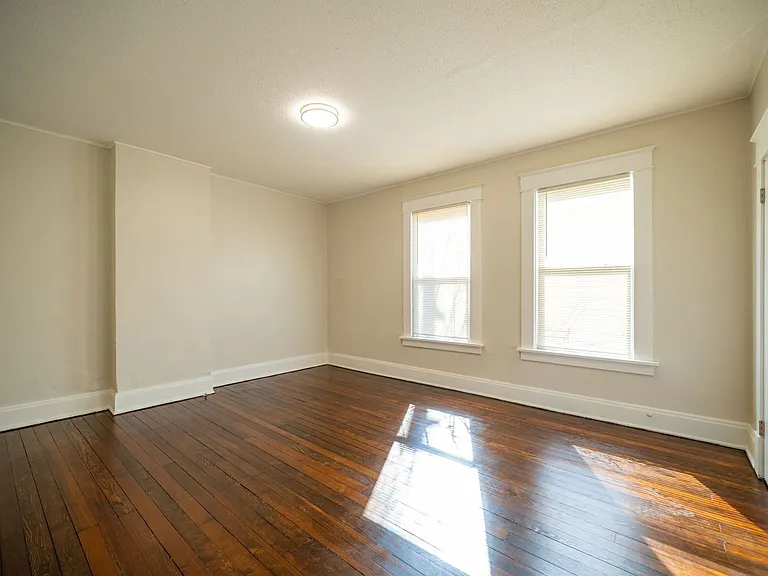 1006 McAllister Ave — Photo 6