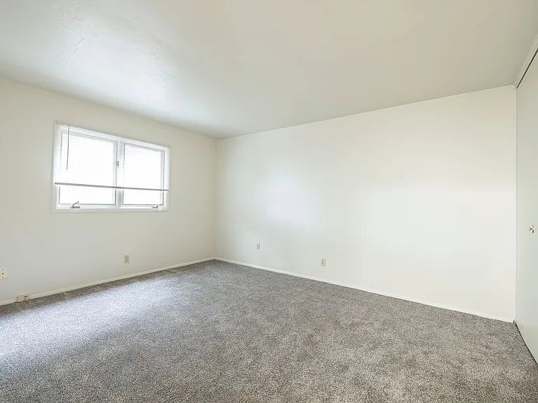 Woodside Terrace Apartments — Photo 23