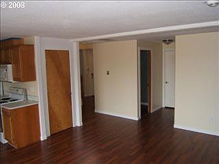 5th image of 4721 NE 124th Ct
