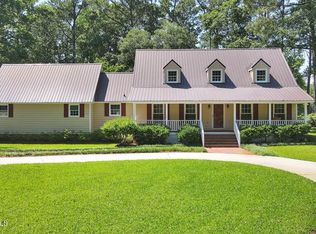 716 N Green Tee Rd, Hampstead, NC 28443