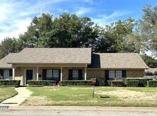 604 Hyde Park Blvd, Cleburne, TX 76033