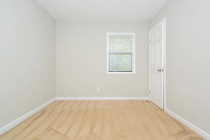 999 Fairview Rd — Photo 12
