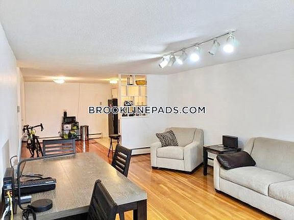 4th image of 50 Green St #U303