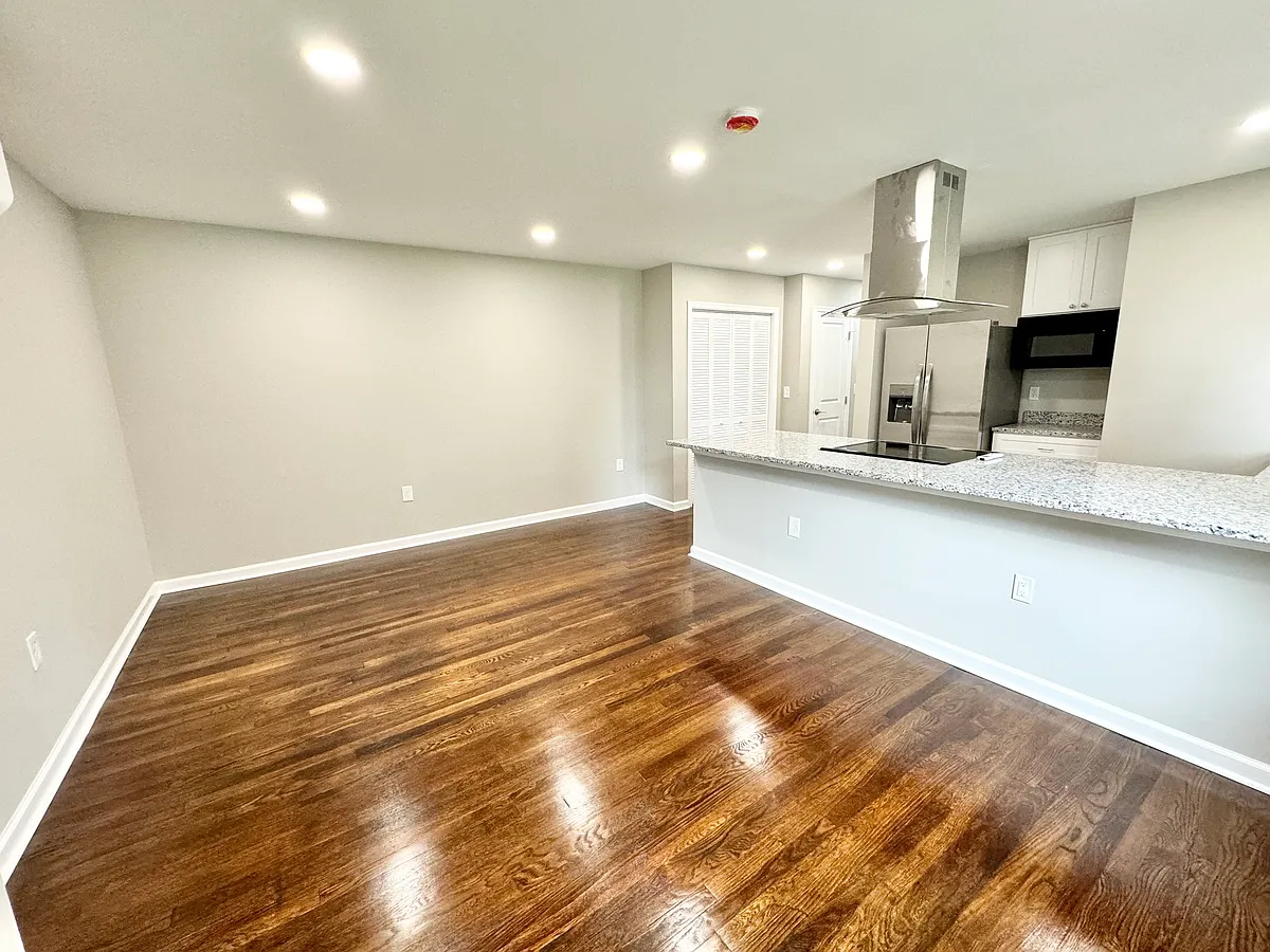 Building Photo - 4117 Minnesota Ave NE #2