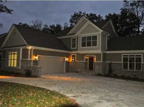 4807 Signal Forest Dr, Signal Mountain, TN 37377