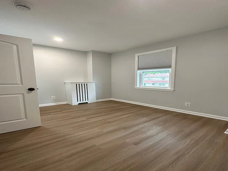 30 Knox Ave — Photo 12