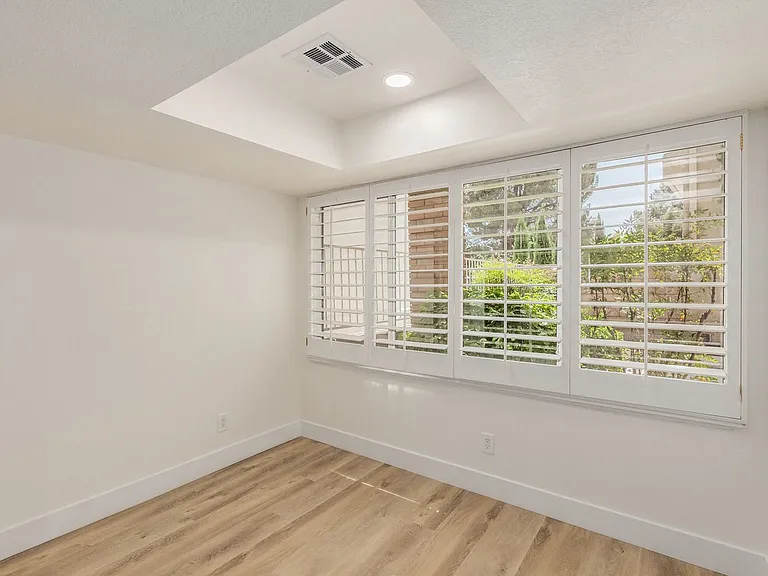 861 Vegas Valley Dr — Photo 14