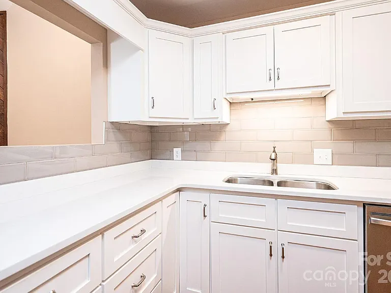 850 8th St NE — Photo 11