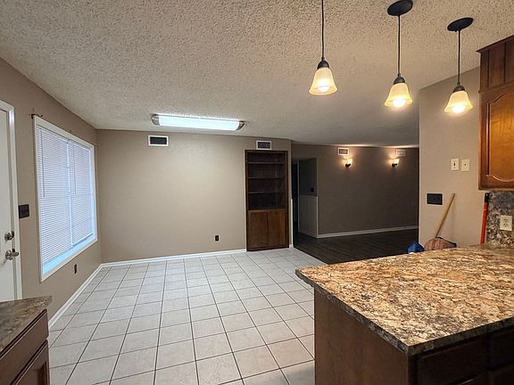 4th image of 601A Sherwood Dr