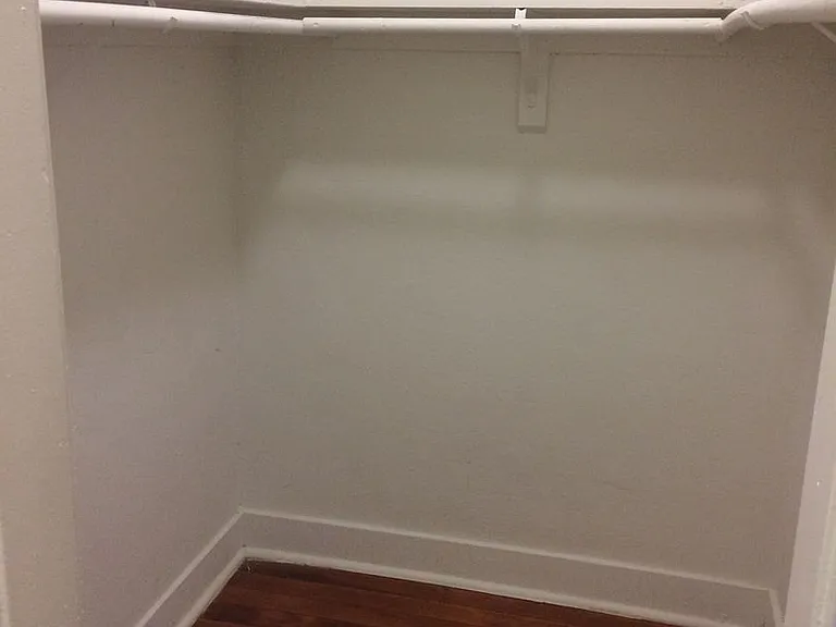 Avondale Hollywood Apartments — Photo 9