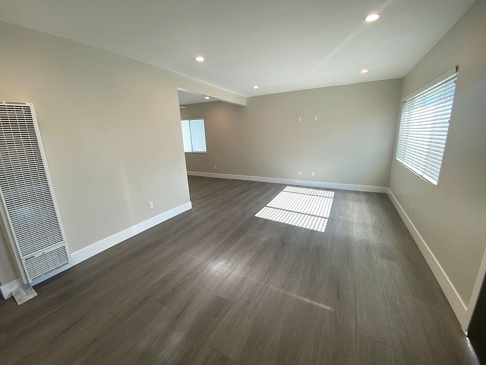 1st image of 25316-20 Cypress St
