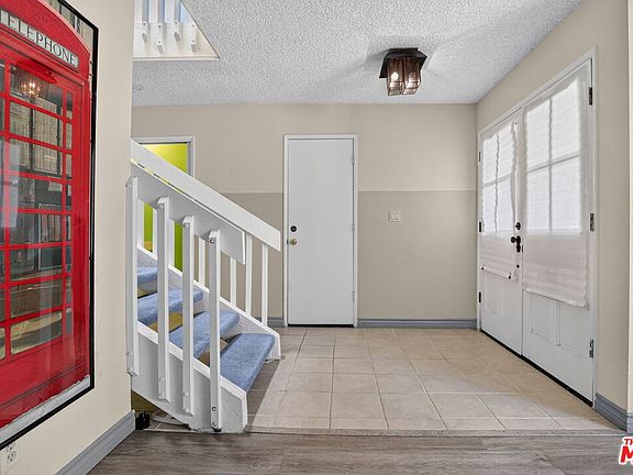 4th image of 21 Northwoods Ln