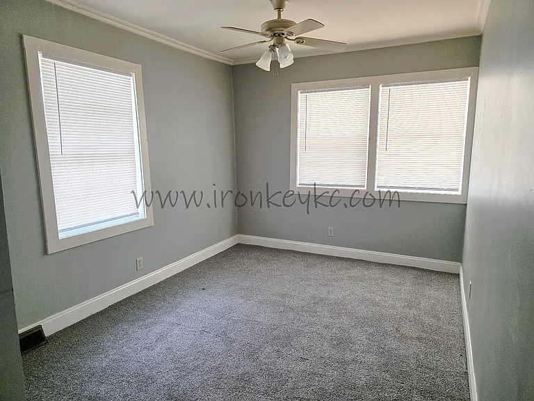 2120 E 68th Ter — Photo 14