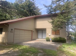 742 Pinehurst Dr, Pt Orford, OR 97465