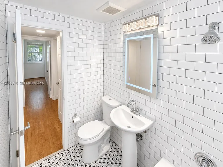 1561 West Ave #2 — Photo 29