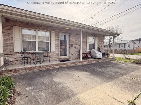 1701 Jackson Ave, Saint Albans, WV 25177