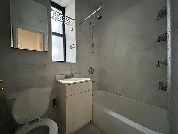 5th image of 159 Eastern Pkwy #1H