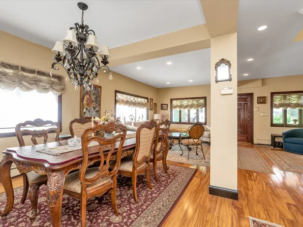 41-27 Orient Avenue image 5 of 24