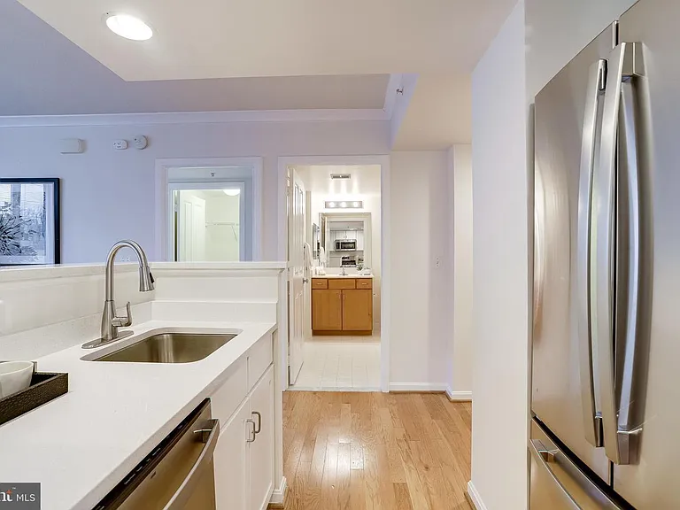 2220 Fairfax Dr #803 — Photo 1