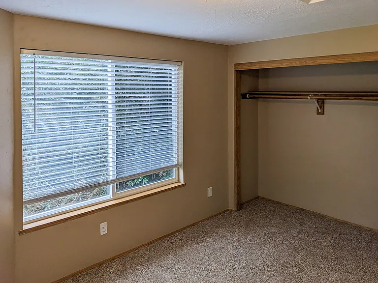 Silverwood Apartments — Photo 25