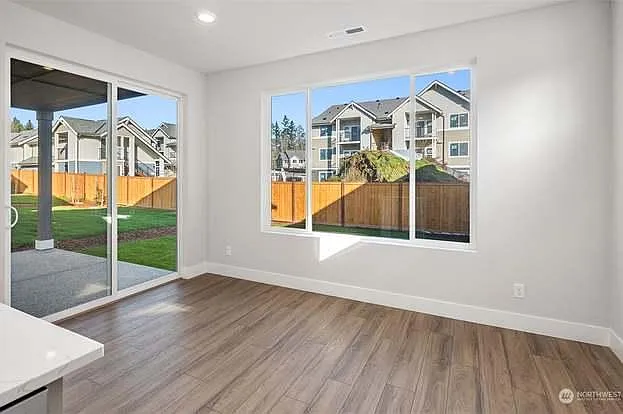 5412 Century Pl NE — Photo 11