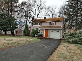 18 W Saddle River Rd, Waldwick, NJ 07463