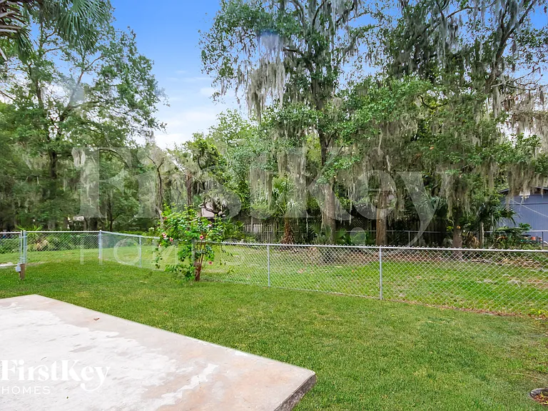 8240 Stoner Rd — Photo 15