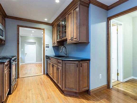 2nd image of 34 Monaton Dr