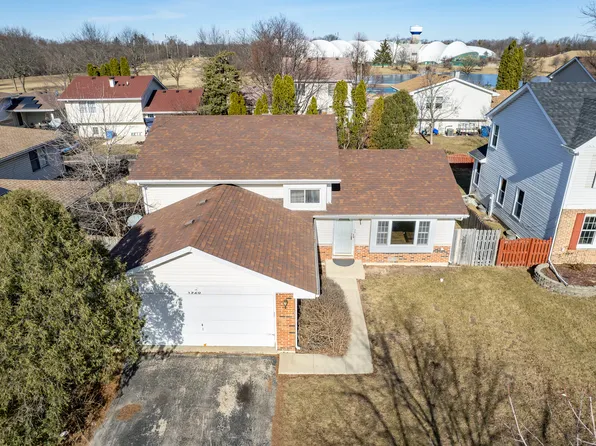 1928 Sequoia Dr, Hanover Park, IL 60133