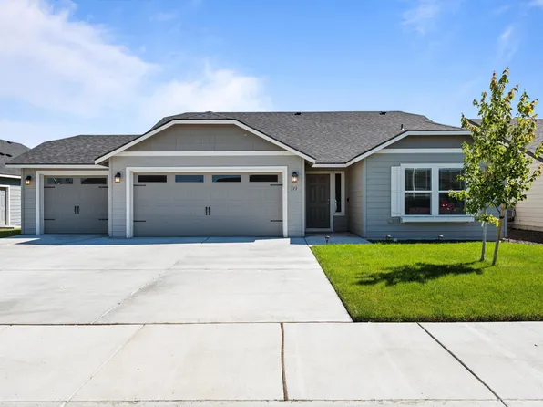 513 Stuart St, Moxee, WA 98936