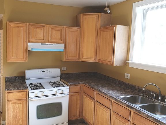 3rd image of 1450 W Garfield Blvd APT 2