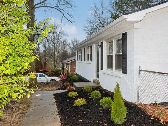 4th image of 107 Brookfield Dr