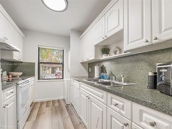 3rd image of 5235 SW 139th Pl #5235