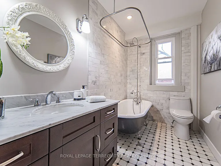 256 Boston Ave #B — Photo 12