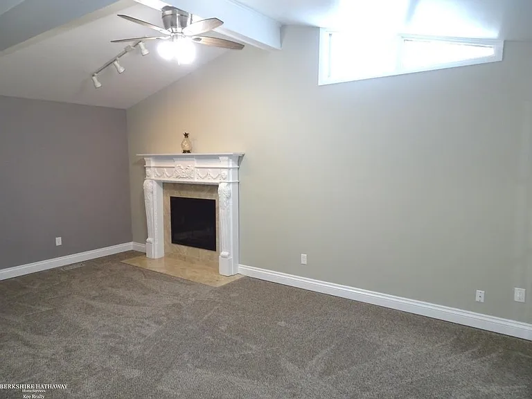 32106 Gainsborough Dr — Photo 8