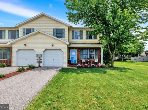 1942 Aldon Dr, Dover, PA 17315