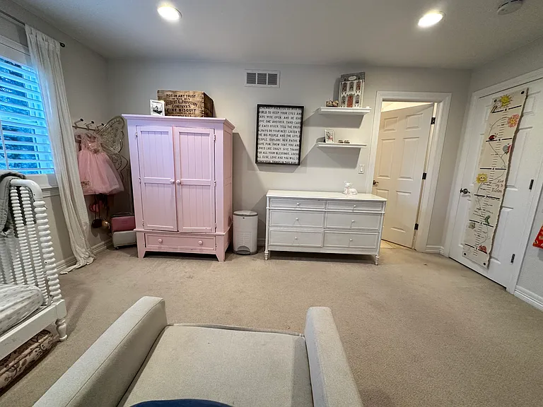 2411 S Race St — Photo 28
