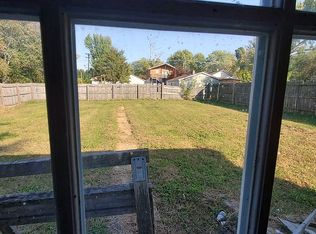 706 N Commercial St, Benton, IL 62812