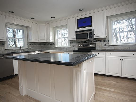 Built in LED Flatscreen