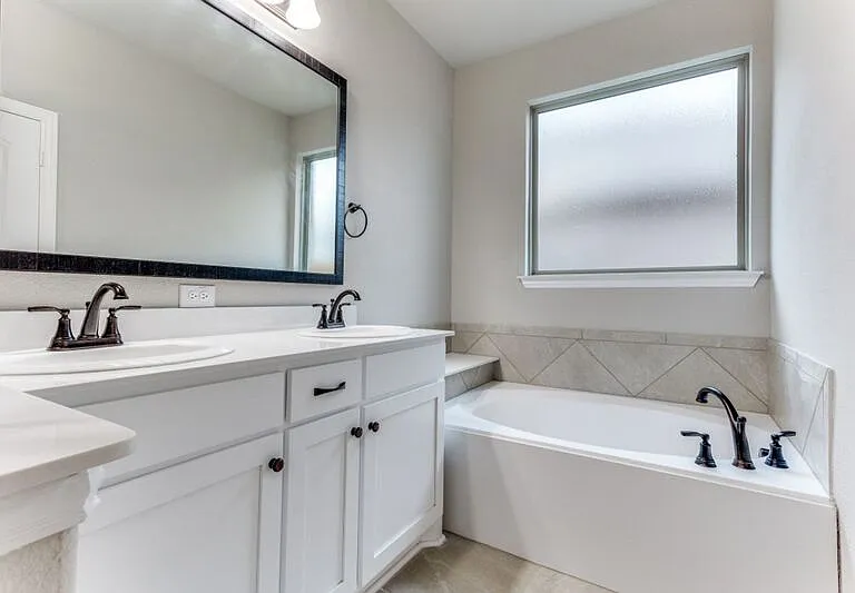 506 Weston St — Photo 8