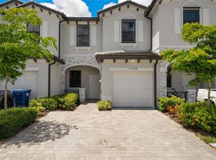 Pine Vista, Homestead, FL 33033