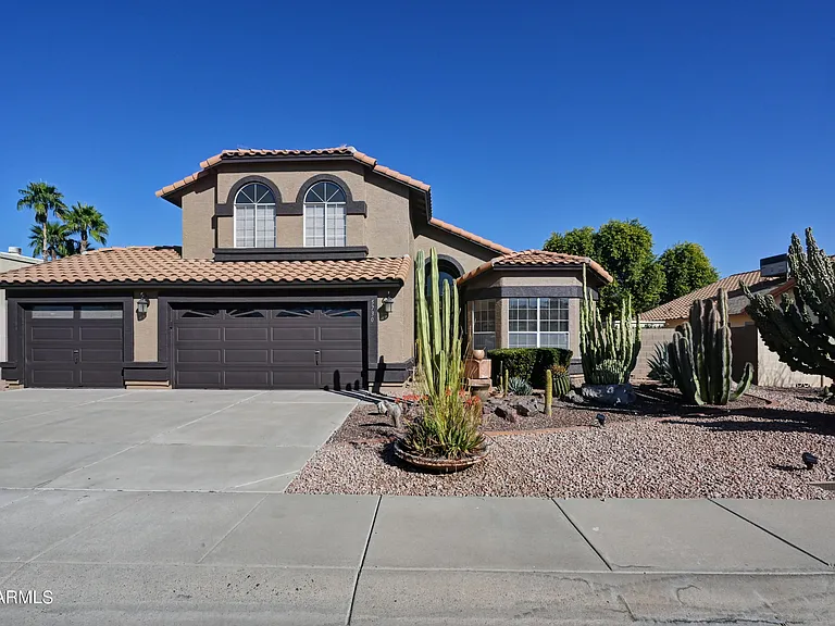 5730 E Gelding Dr — Photo 2