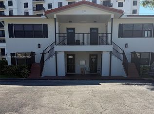 220 SW 7th St APT 8, Boca Raton, FL 33432